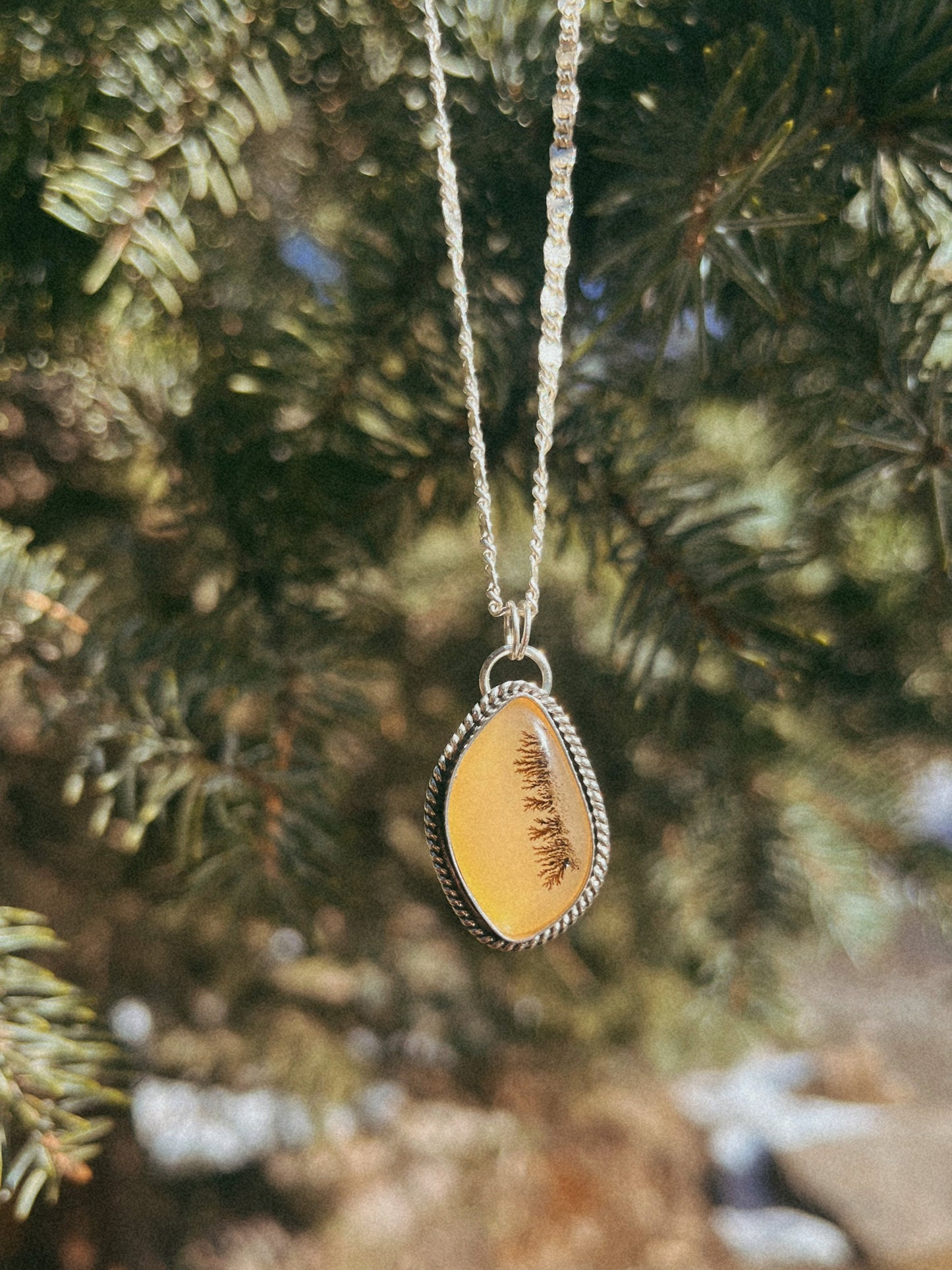 dendritic agate necklace
