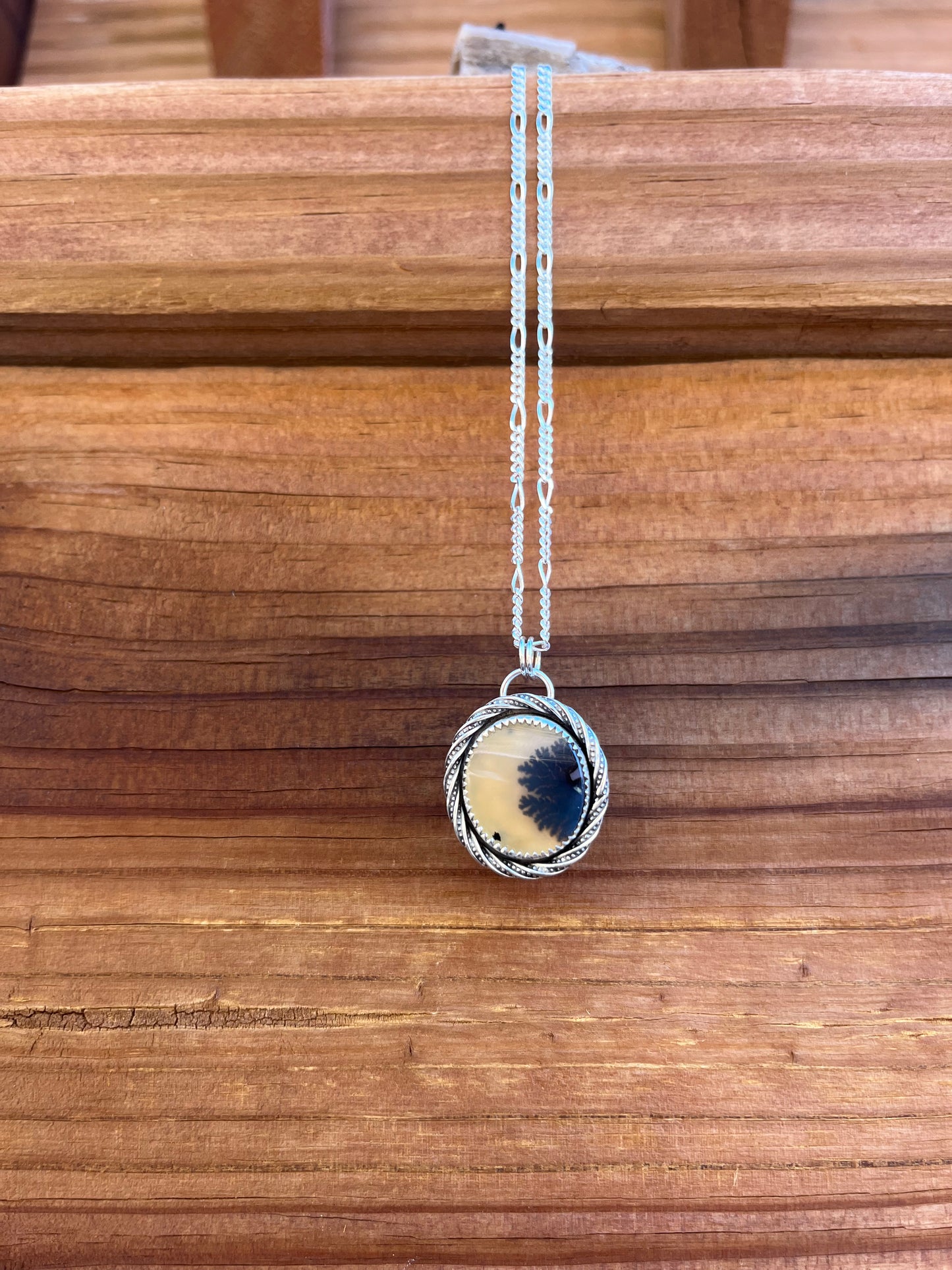 dendritic agate necklace