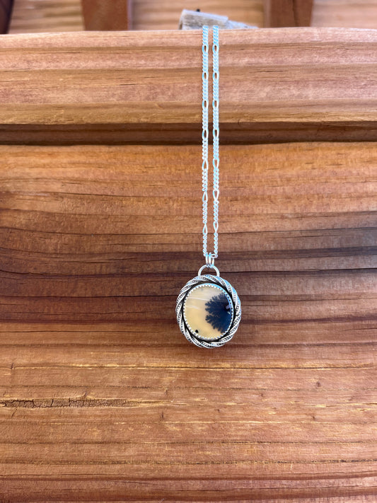 dendritic agate necklace